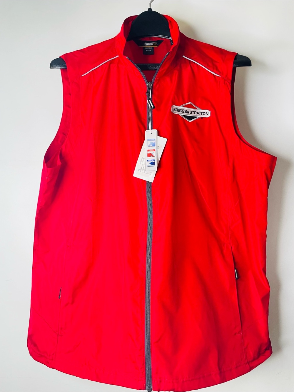 BNWT Briggs & Stratton Women’s Red Performance Vest
